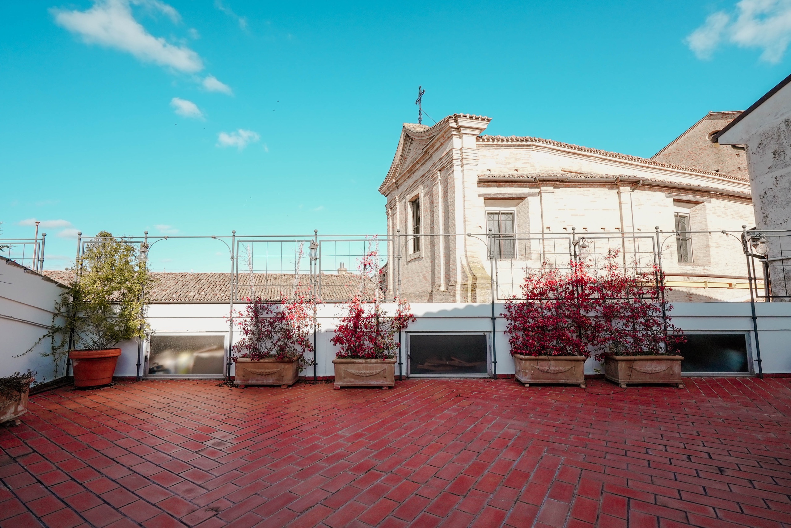 La terrazza con vista sui tetti di Fermo